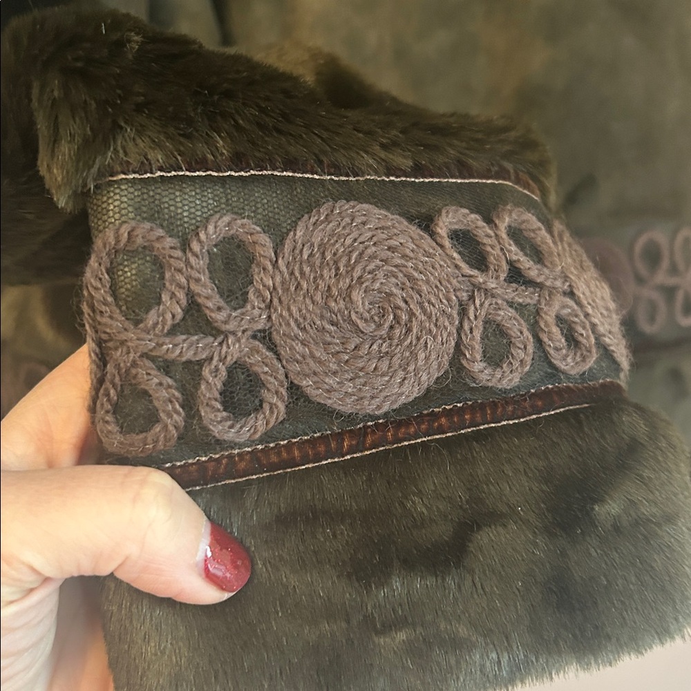Midnight Velvet Faux Fur Jacket Hook Closure Sleeve and Hem Detail Size Large - Picture 4 of 12